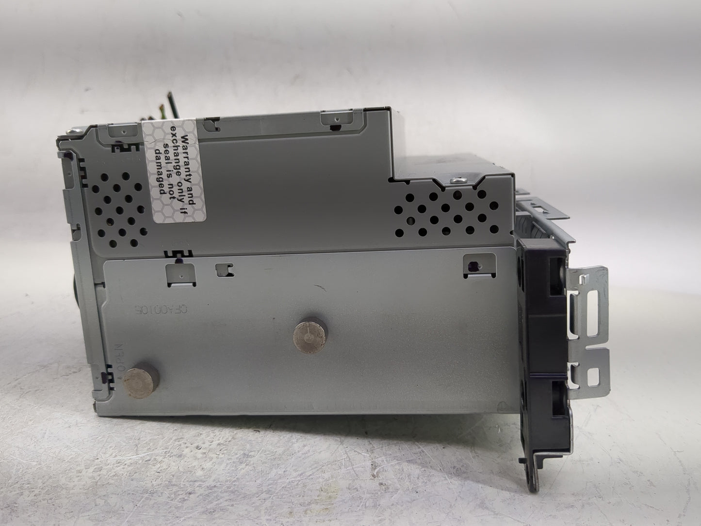 2010 Mercedes-Benz C300 Radio AM FM Cd Player Receiver Replacement P/N:A2049069901 Fits OEM Used Auto Parts - Oemusedautopar