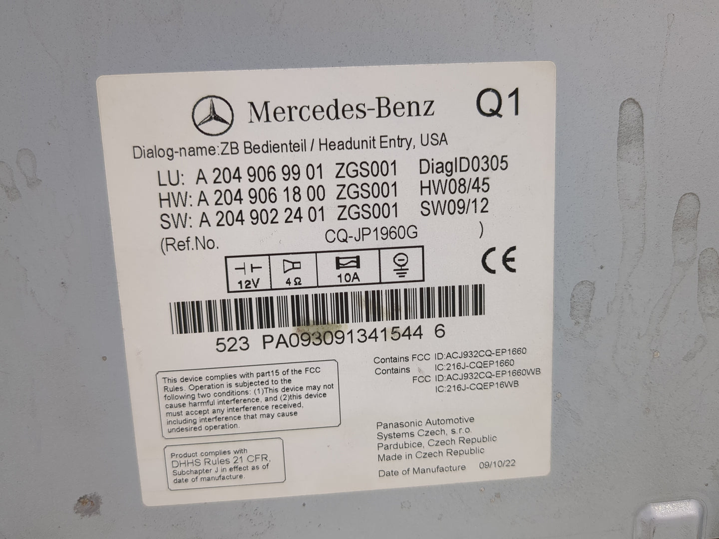 2010 Mercedes-Benz C300 Radio AM FM Cd Player Receiver Replacement P/N:A2049069901 Fits OEM Used Auto Parts - Oemusedautopar