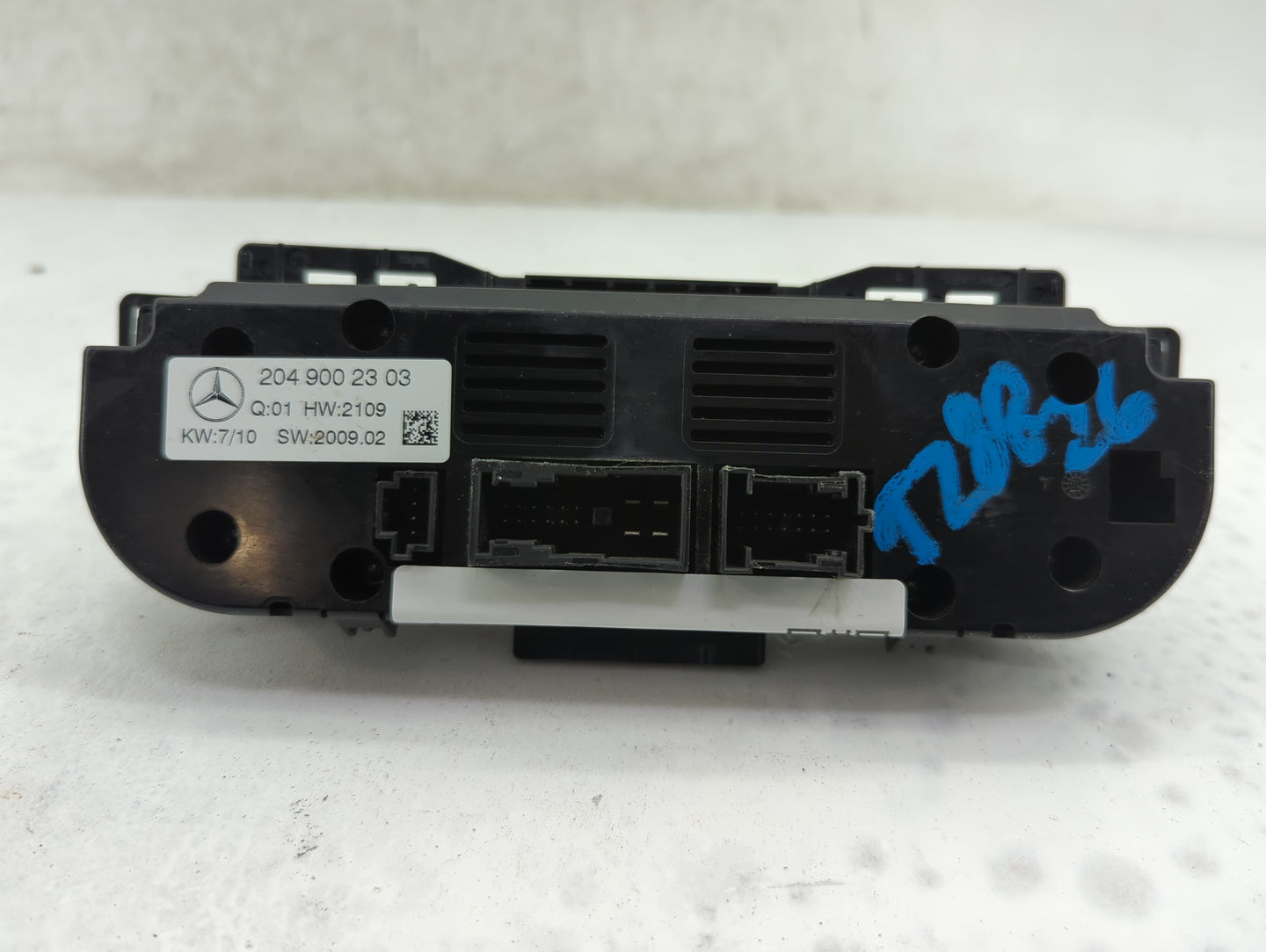 2009-2010 Mercedes-Benz C300 Climate Control Module Temperature AC/Heater Replacement P/N:209 900 23 03 Fits Fits 2009 2010 