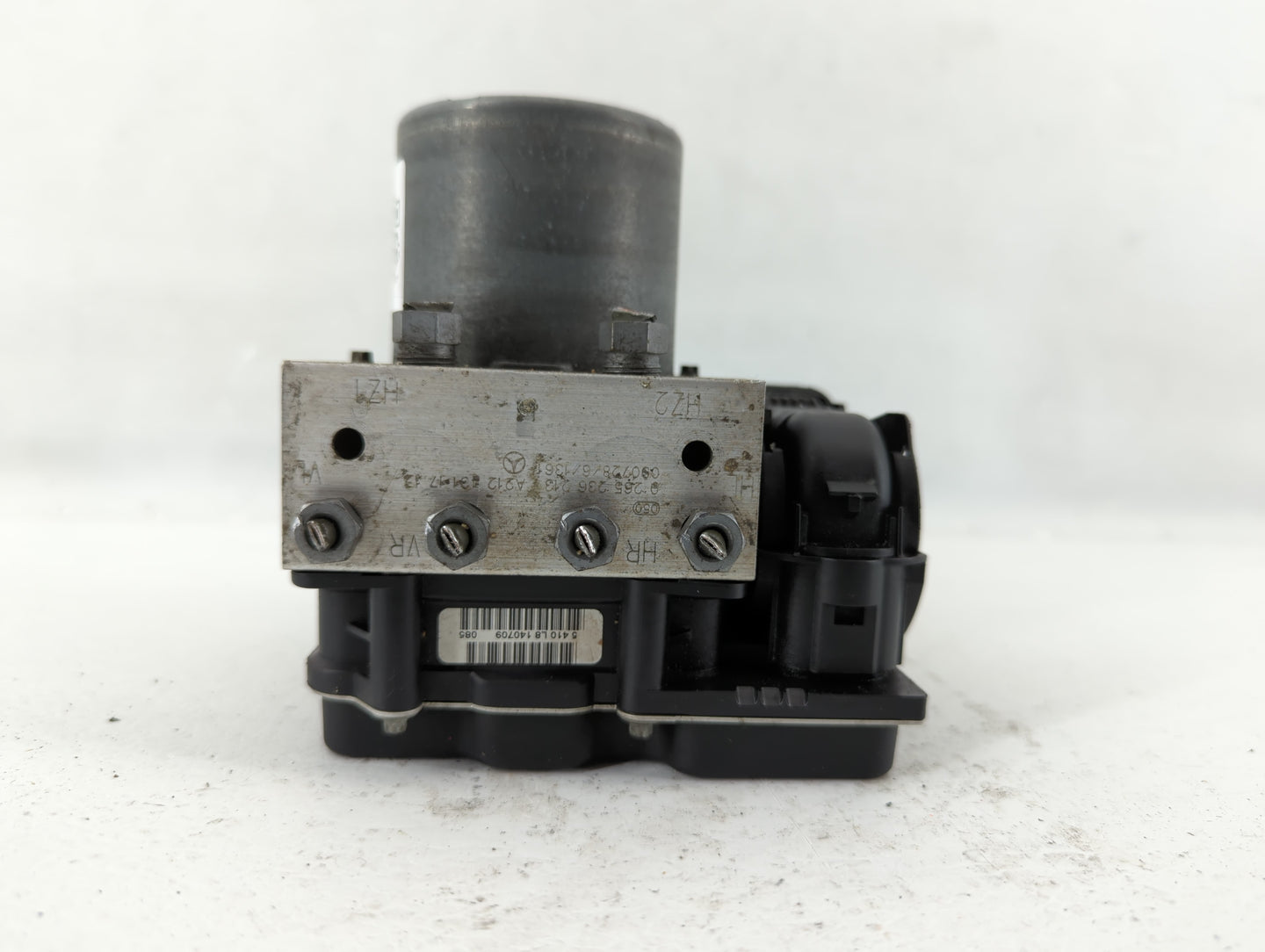 2010 Mercedes-Benz Cls550 ABS Pump Control Module Replacement P/N:A 212 431 17 12 Fits OEM Used Auto Parts - Oemusedautopart