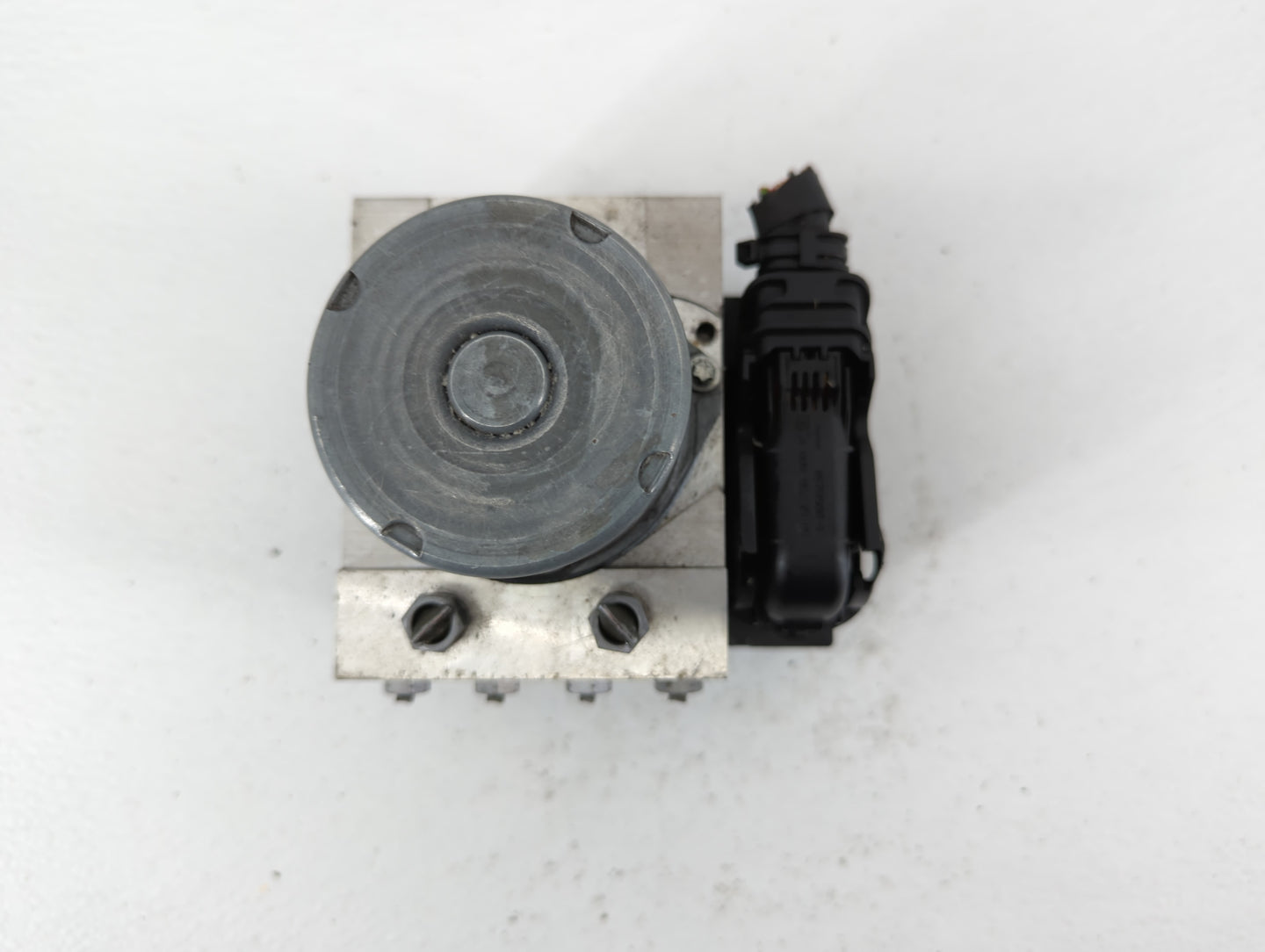 2010 Mercedes-Benz Cls550 ABS Pump Control Module Replacement P/N:A 212 431 17 12 Fits OEM Used Auto Parts - Oemusedautopart