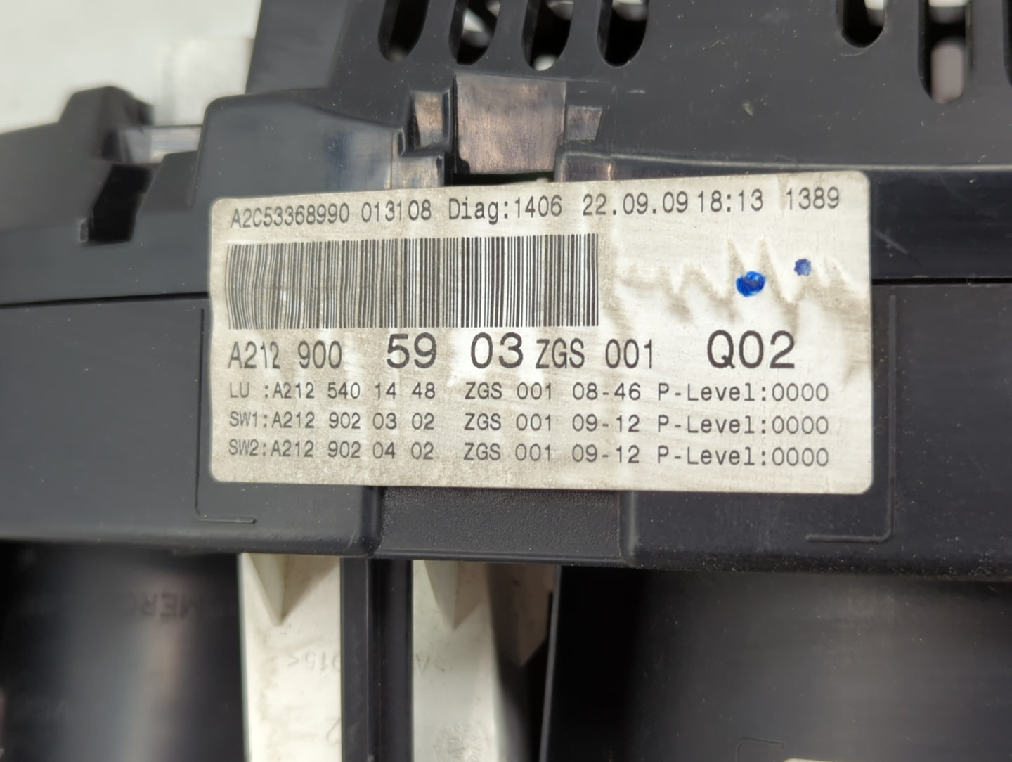2010 Mercedes-Benz E-Class Instrument Cluster Speedometer Gauges P/N:A2C53368990 A2129005903, A2125401448 Miles:54K Fits OEM