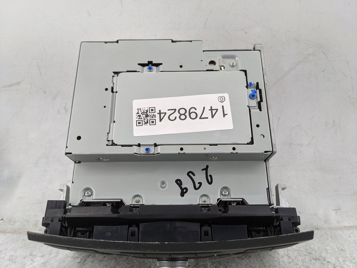 2010 Mercedes-Benz E-Class Radio AM FM Cd Player Receiver Replacement P/N:A2129008604 A2128700789, A2129025001 Fits OEM Used