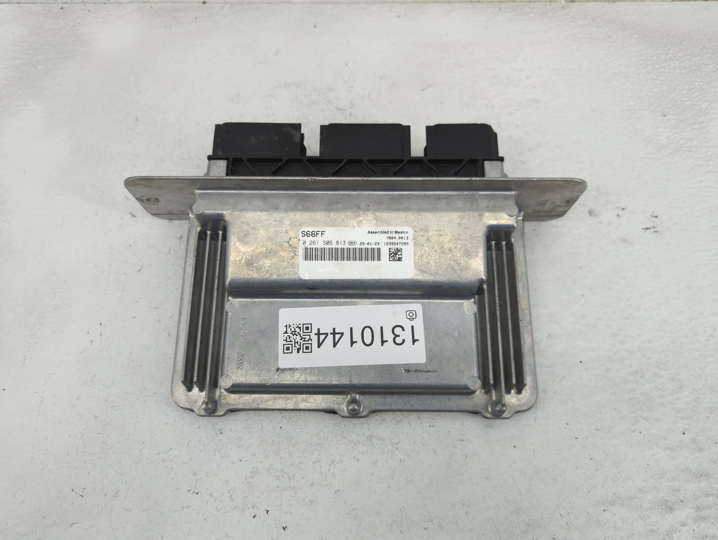 2010 Mercedes-Benz E250 PCM Engine Control Computer ECU ECM PCU OEM P/N:0261S06813 0 261 S06 812 Fits Fits 2009 2011 2012 OE