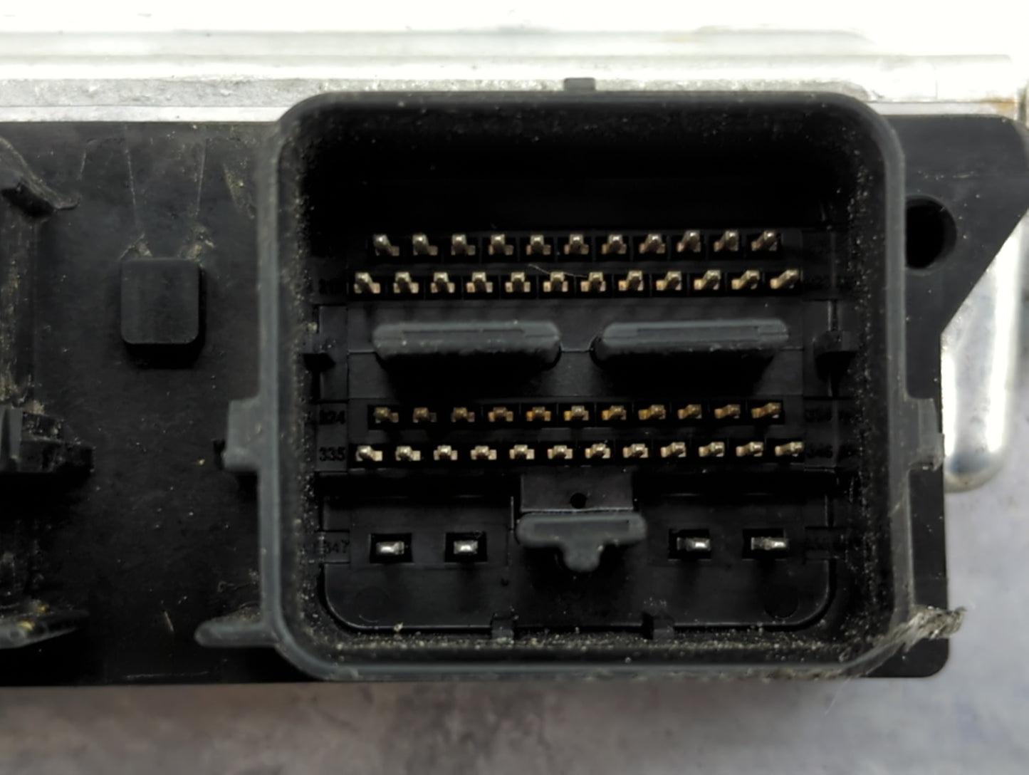 2010 Mercedes-Benz E250 PCM Engine Control Computer ECU ECM PCU OEM P/N:0261S06813 0 261 S06 812 Fits Fits 2009 2011 2012 OE