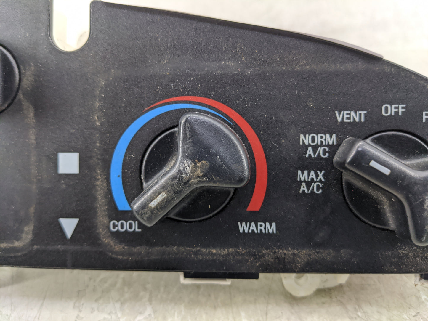 2010 Mercedes-Benz E250 Climate Control Module Temperature AC/Heater Replacement Fits OEM Used Auto Parts - Oemusedautoparts