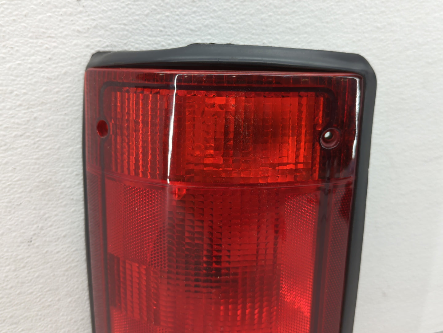 2010 Mercedes-Benz E250 Tail Light Assembly Driver Left OEM P/N:9C24-13405-AC VP9C2X-13441-AA Fits OEM Used Auto Parts - Oem