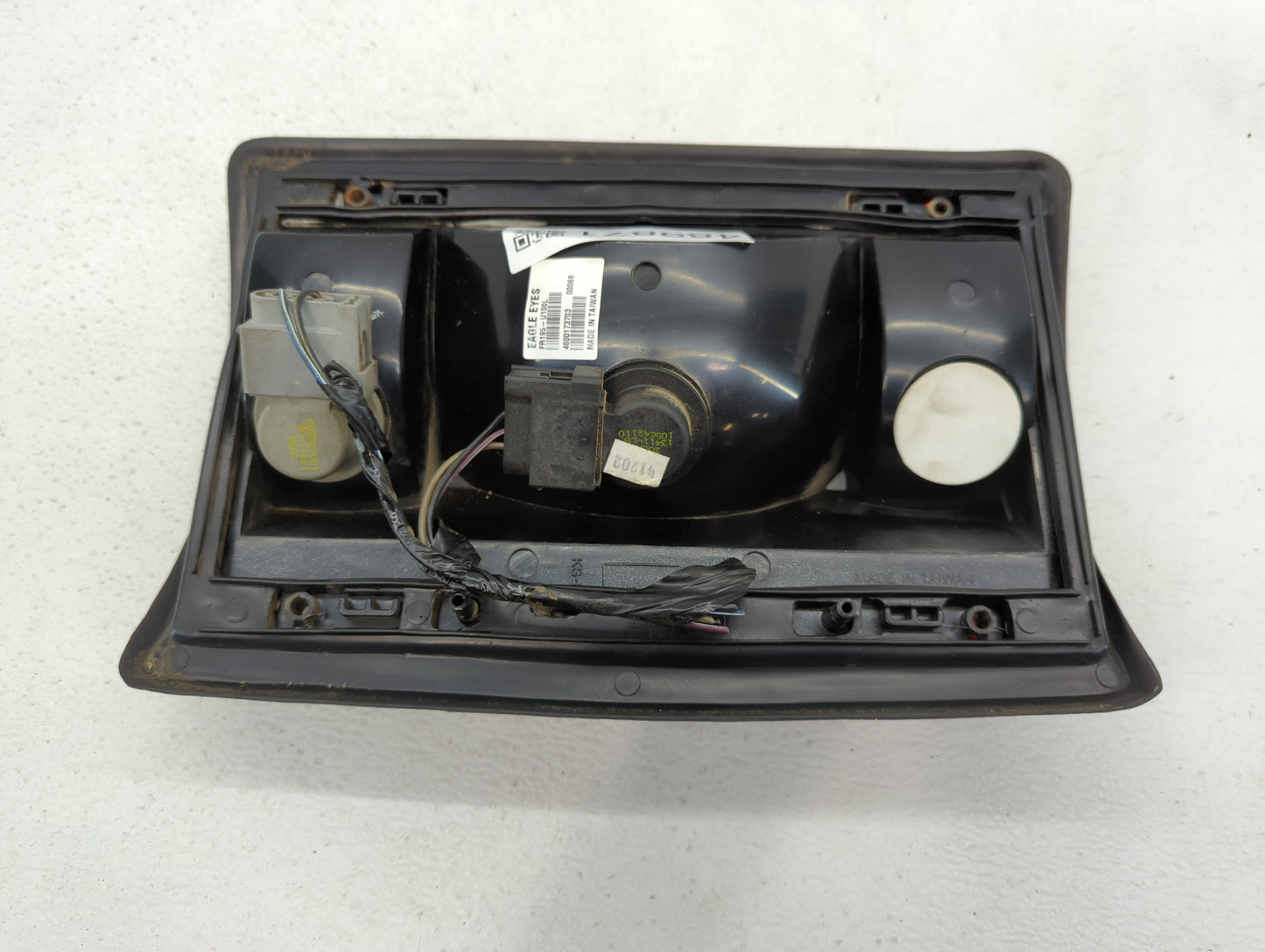 2010 Mercedes-Benz E250 Tail Light Assembly Driver Left OEM P/N:9C24-13405-AC VP9C2X-13441-AA Fits OEM Used Auto Parts - Oem