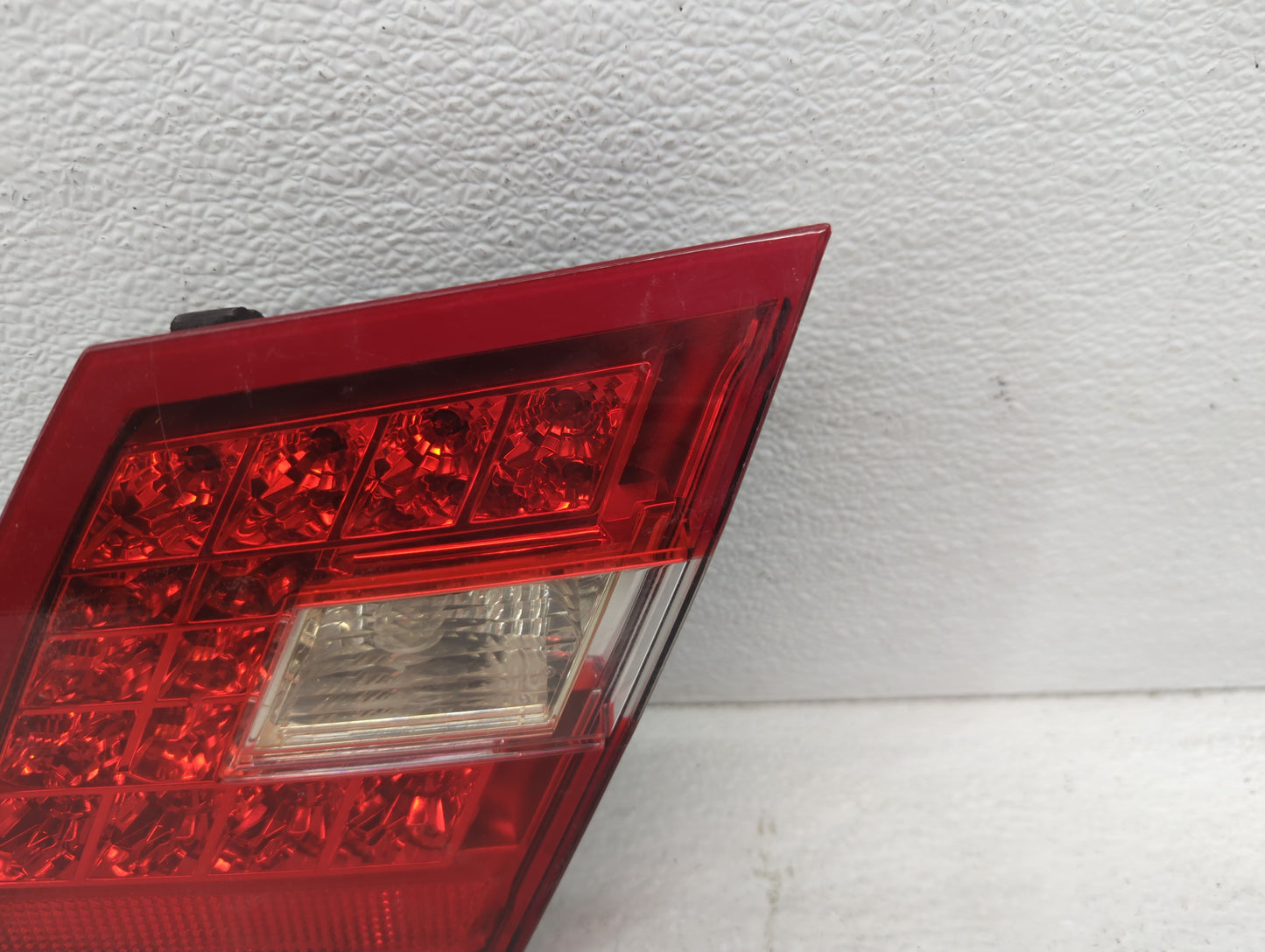 2010-2013 Mercedes-Benz E350 Tail Light Assembly Passenger Right OEM P/N:A 212 820 08 64 Fits Fits 2010 2011 2012 2013 OEM U