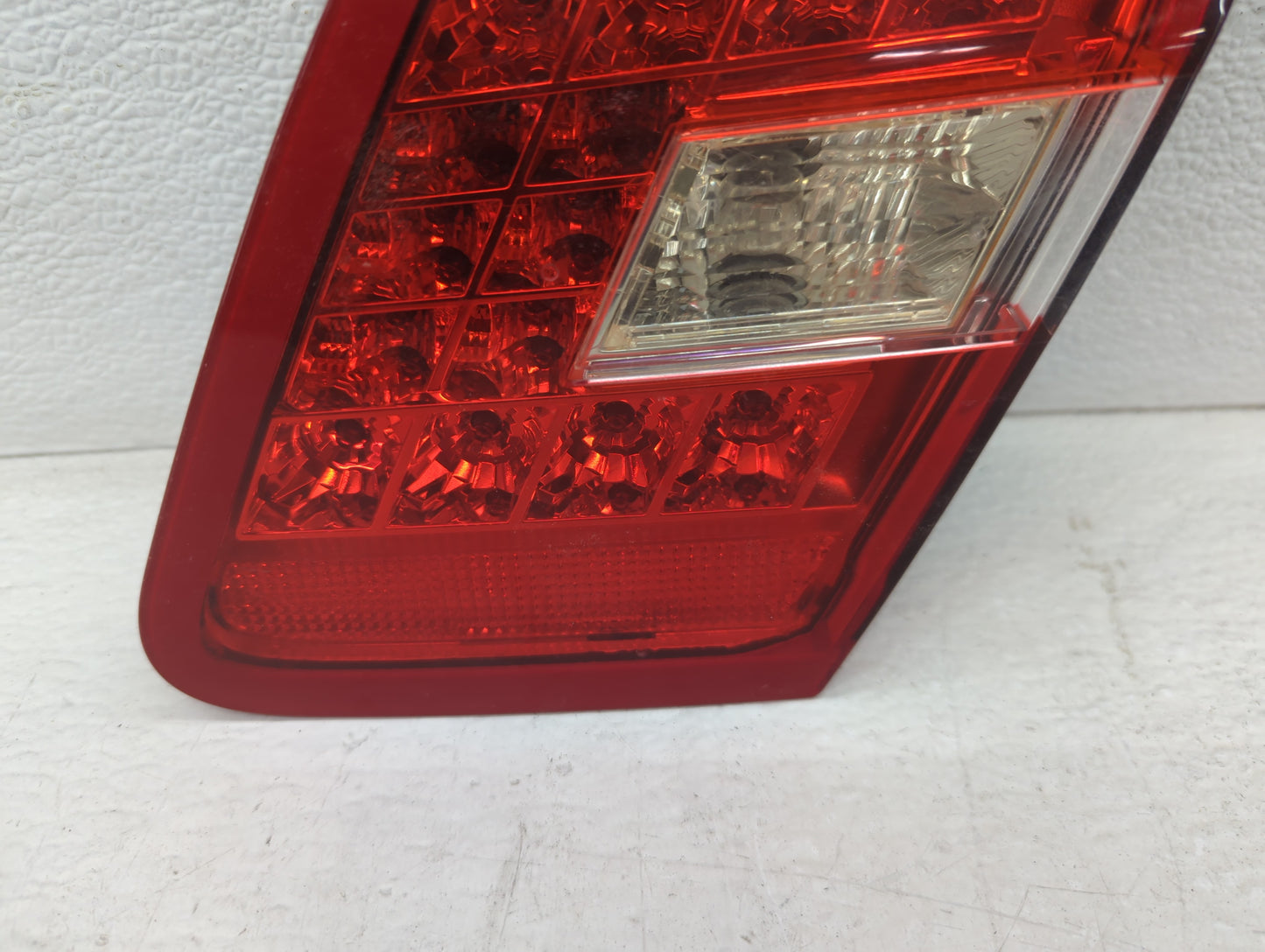 2010-2013 Mercedes-Benz E350 Tail Light Assembly Passenger Right OEM P/N:A 212 820 08 64 Fits Fits 2010 2011 2012 2013 OEM U