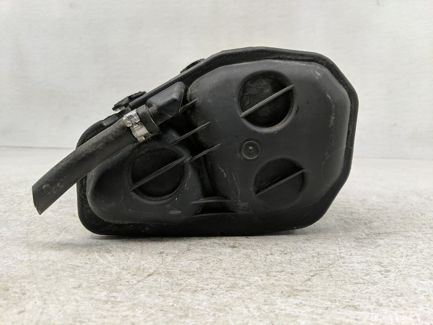 2010 Mercedes-benz E350 Fuel Vapor Charcoal Canister - Oemusedautoparts1.com