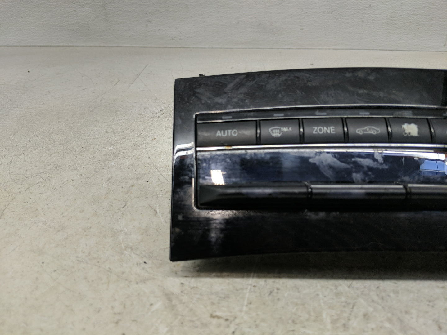 2010 Mercedes-Benz E350 Climate Control Module Temperature AC/Heater Replacement P/N:A2129004807 Fits OEM Used Auto Parts - 