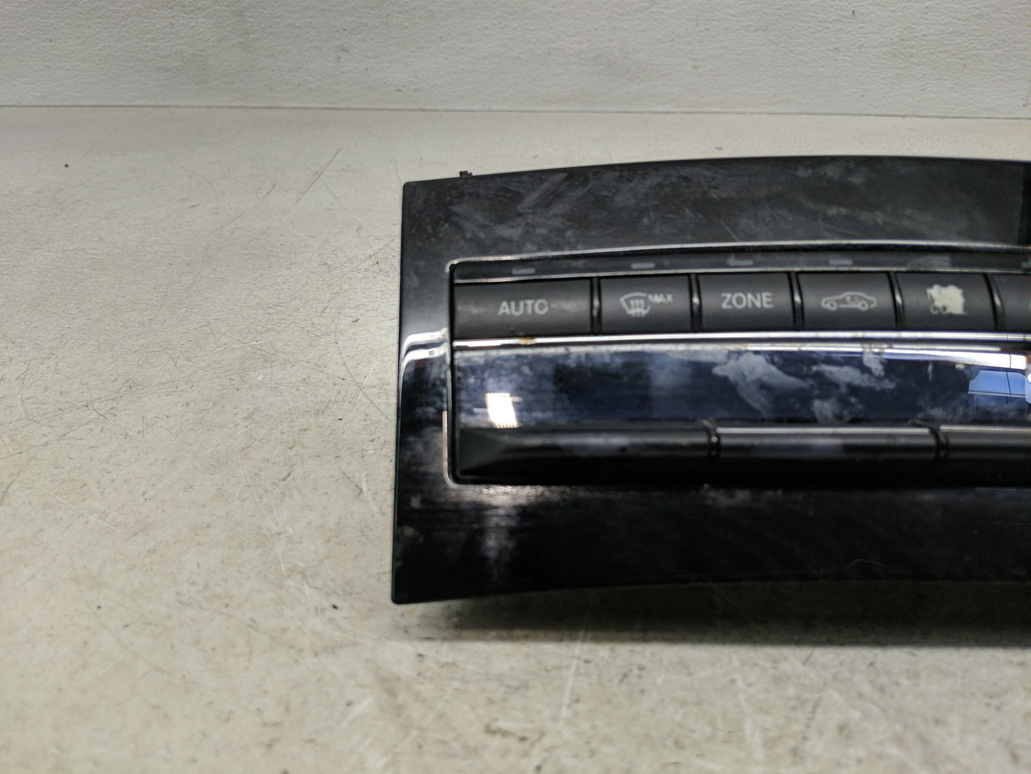 2010 Mercedes-Benz E350 Climate Control Module Temperature AC/Heater Replacement P/N:A2129004807 Fits OEM Used Auto Parts - 