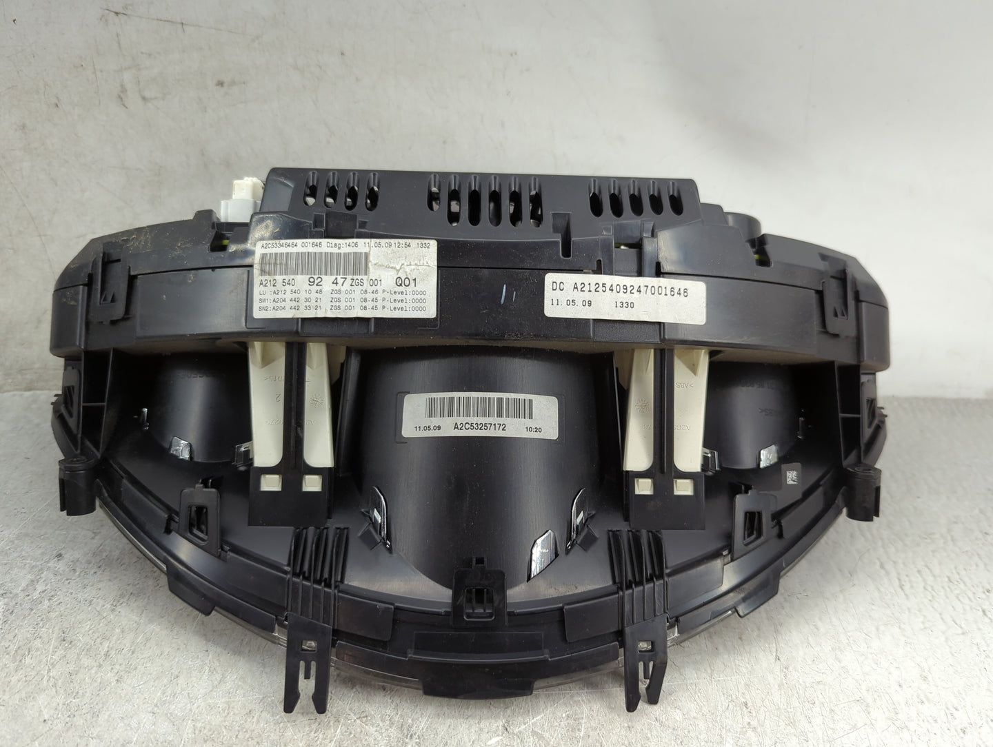2010 Mercedes-Benz E350 Instrument Cluster Speedometer Gauges P/N:A2C53257172 Miles: Fits OEM Used Auto Parts - Oemusedautop