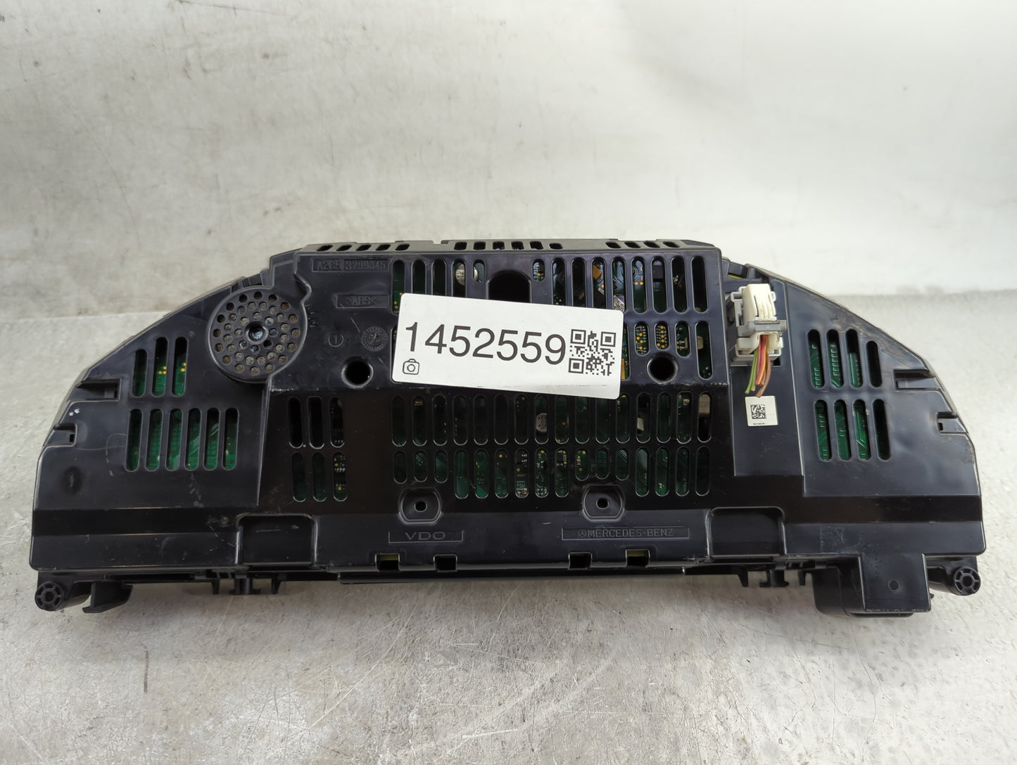 2010 Mercedes-Benz E350 Instrument Cluster Speedometer Gauges P/N:A2C53257172 Miles: Fits OEM Used Auto Parts - Oemusedautop