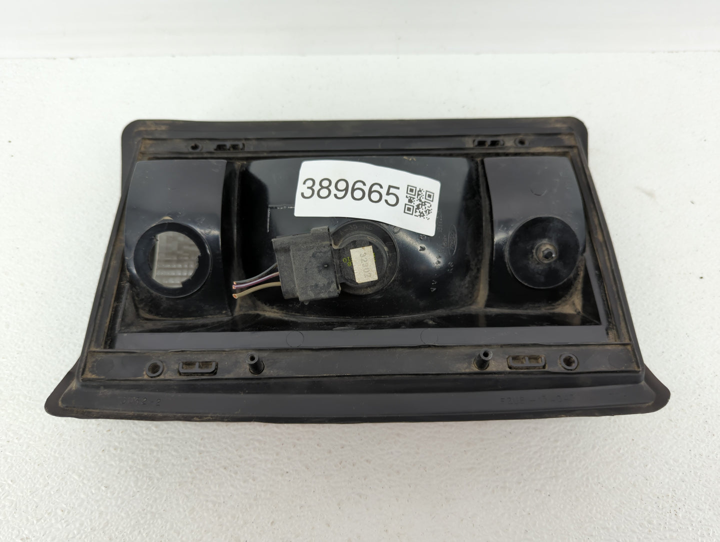 2010 Mercedes-Benz E350 Tail Light Assembly Driver Left OEM P/N:F7UB 13441 AA Fits OEM Used Auto Parts - Oemusedautoparts1.c