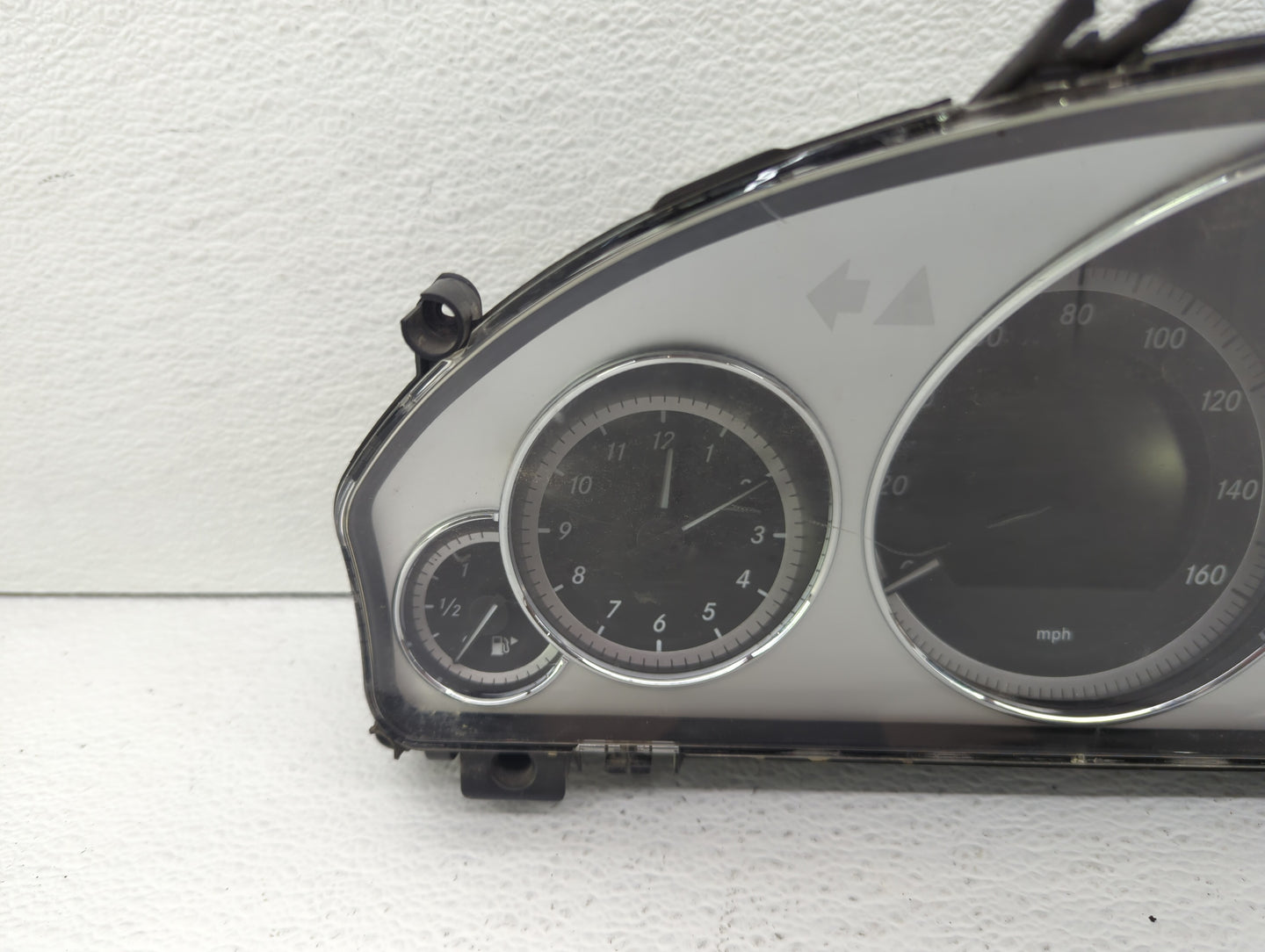 2010-2011 Mercedes-Benz E350 Instrument Cluster Speedometer Gauges P/N:A2129005004 Fits Fits 2010 2011 OEM Used Auto Parts -