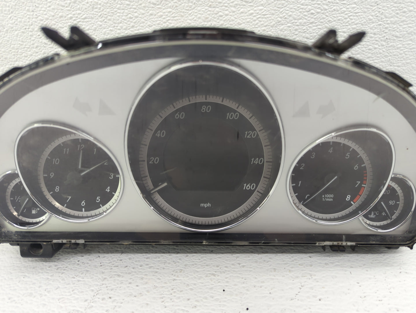2010-2011 Mercedes-Benz E350 Instrument Cluster Speedometer Gauges P/N:A2129005004 Fits Fits 2010 2011 OEM Used Auto Parts -