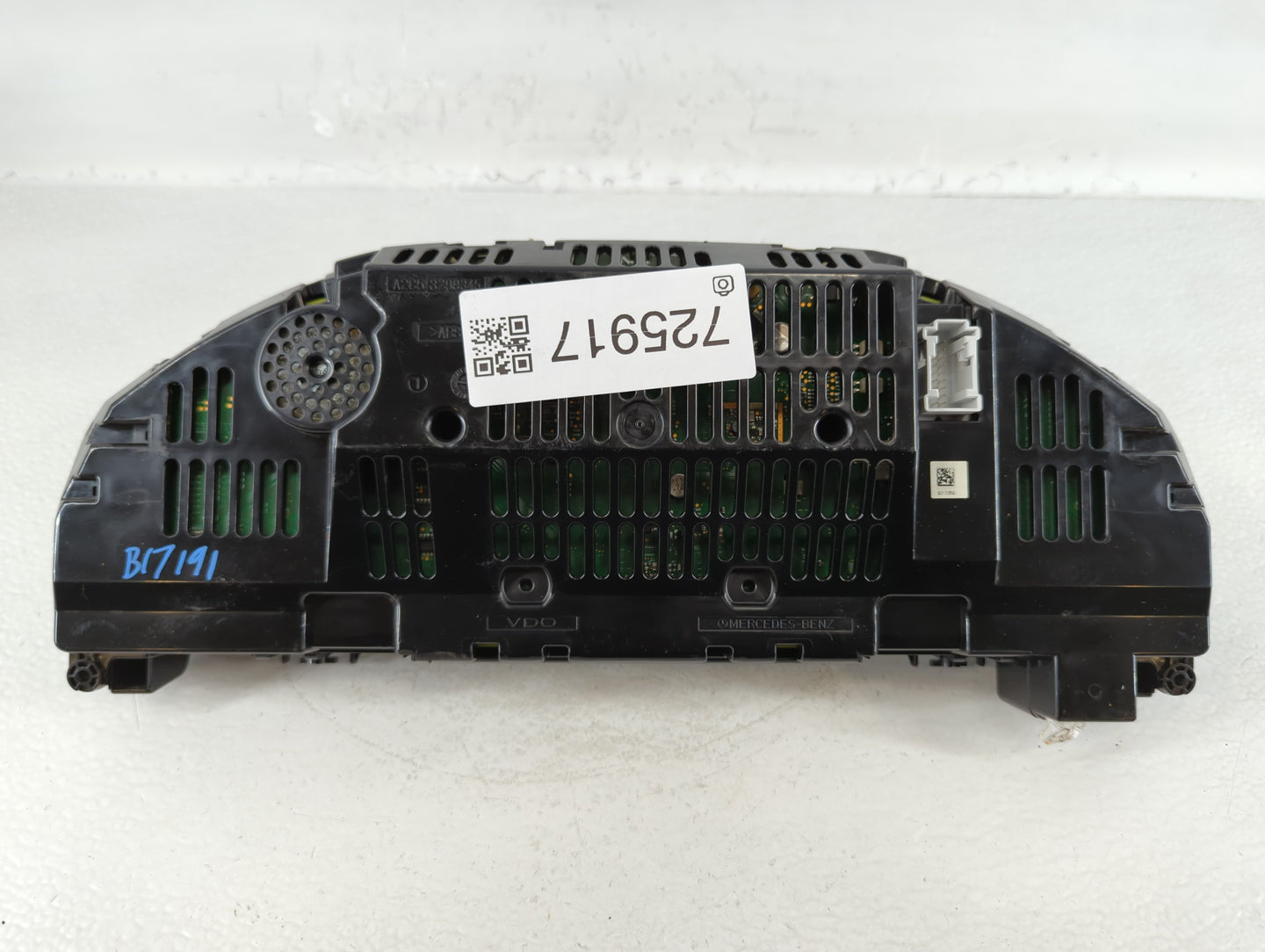 2010 Mercedes-Benz E350 Instrument Cluster Speedometer Gauges P/N:A212 900 42 04 Fits OEM Used Auto Parts - Oemusedautoparts