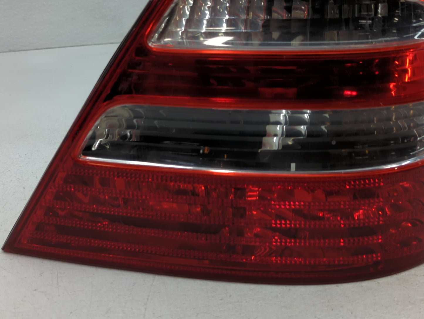 2010-2013 Mercedes-Benz E350 Tail Light Assembly Passenger Right OEM P/N:334008 A2118200464 Fits Fits 2010 2011 2012 2013 OE