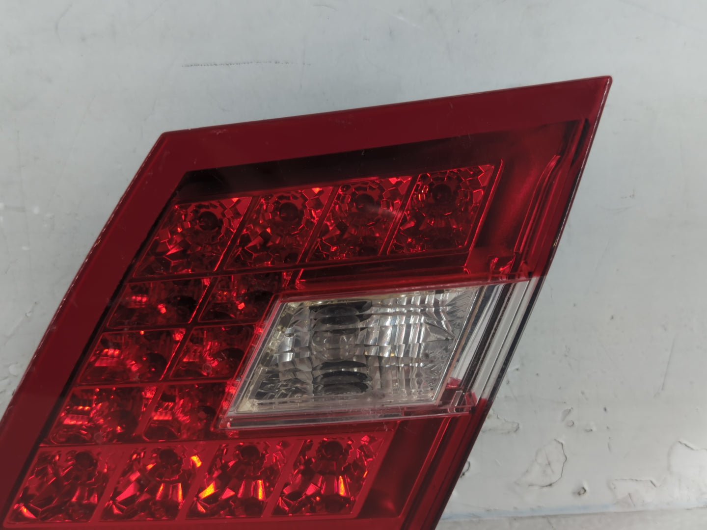 2010-2013 Mercedes-Benz E350 Tail Light Assembly Passenger Right OEM P/N:A2128203264 Fits Fits 2010 2011 2012 2013 OEM Used 
