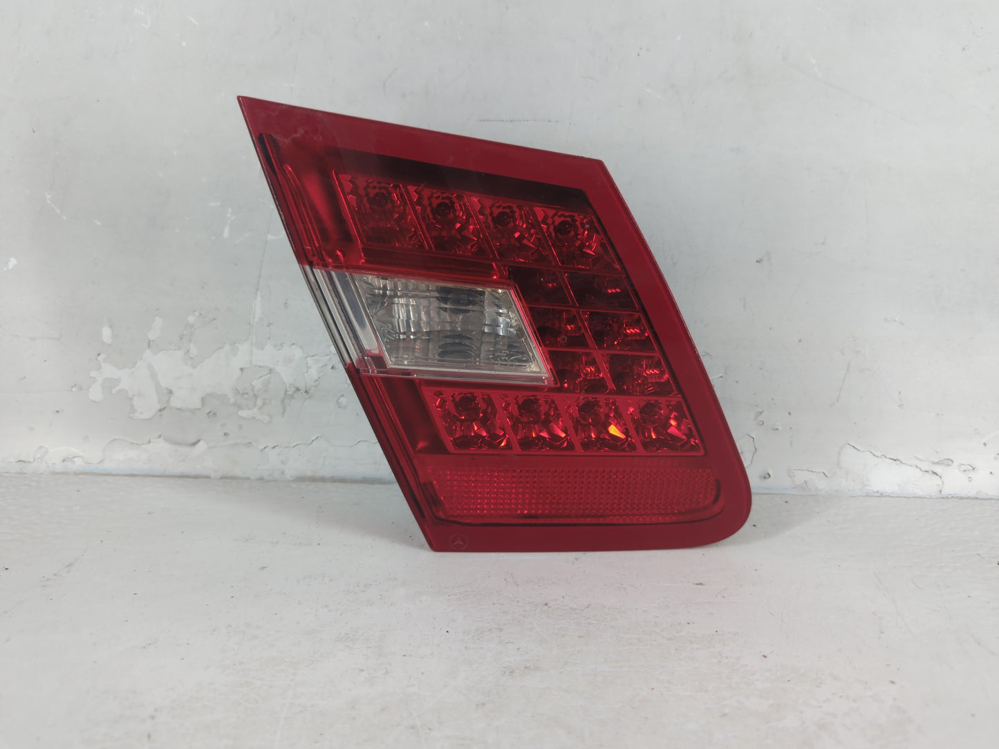 2010-2013 Mercedes-Benz E350 Tail Light Assembly Passenger Right OEM P/N:A2128200764 Fits Fits 2010 2011 2012 2013 OEM Used 