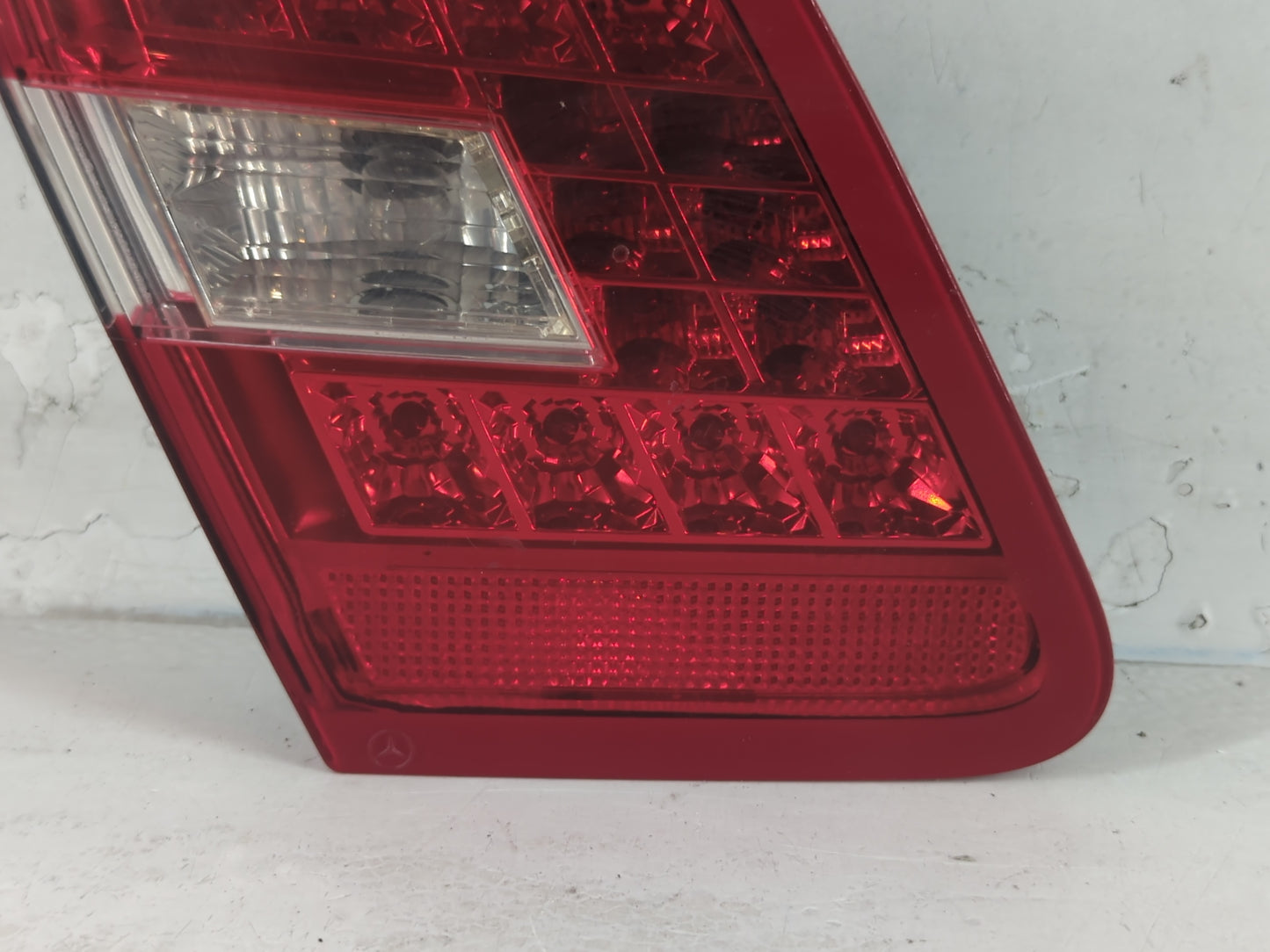 2010-2013 Mercedes-Benz E350 Tail Light Assembly Passenger Right OEM P/N:A2128200764 Fits Fits 2010 2011 2012 2013 OEM Used 