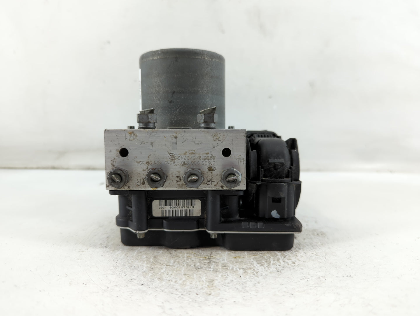 2010 Mercedes-Benz E350 ABS Pump Control Module Replacement P/N:A 212 431 29 2 Fits OEM Used Auto Parts - Oemusedautoparts1.