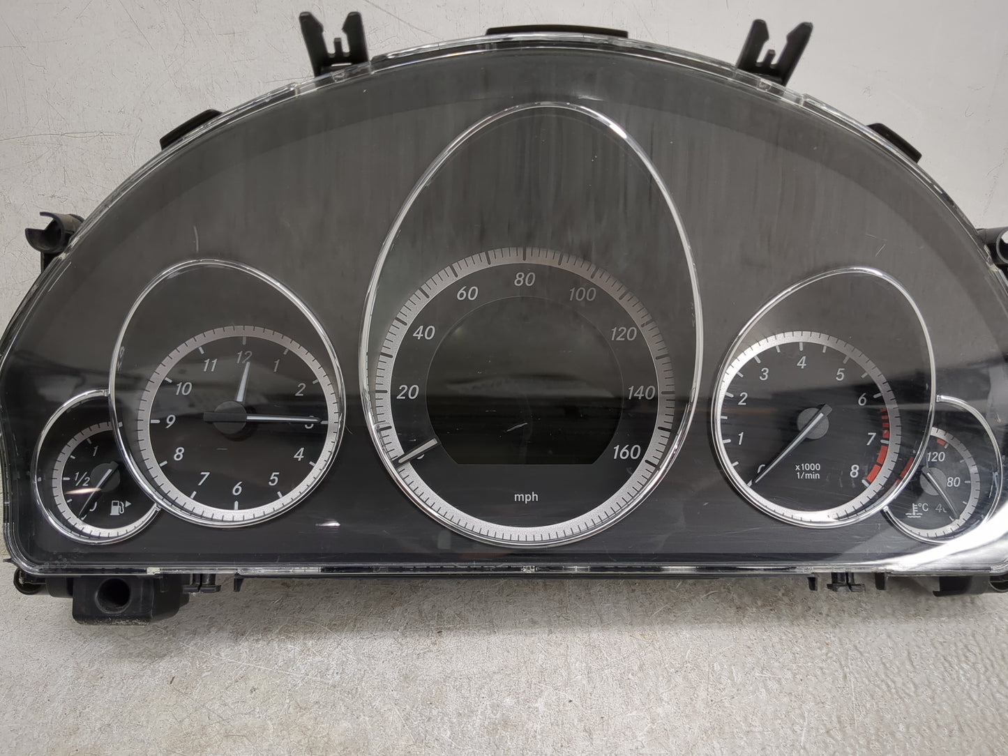 2010 Mercedes-Benz E550 Instrument Cluster Speedometer Gauges P/N:A212 900 46 04 Miles: Fits OEM Used Auto Parts - Oemusedau
