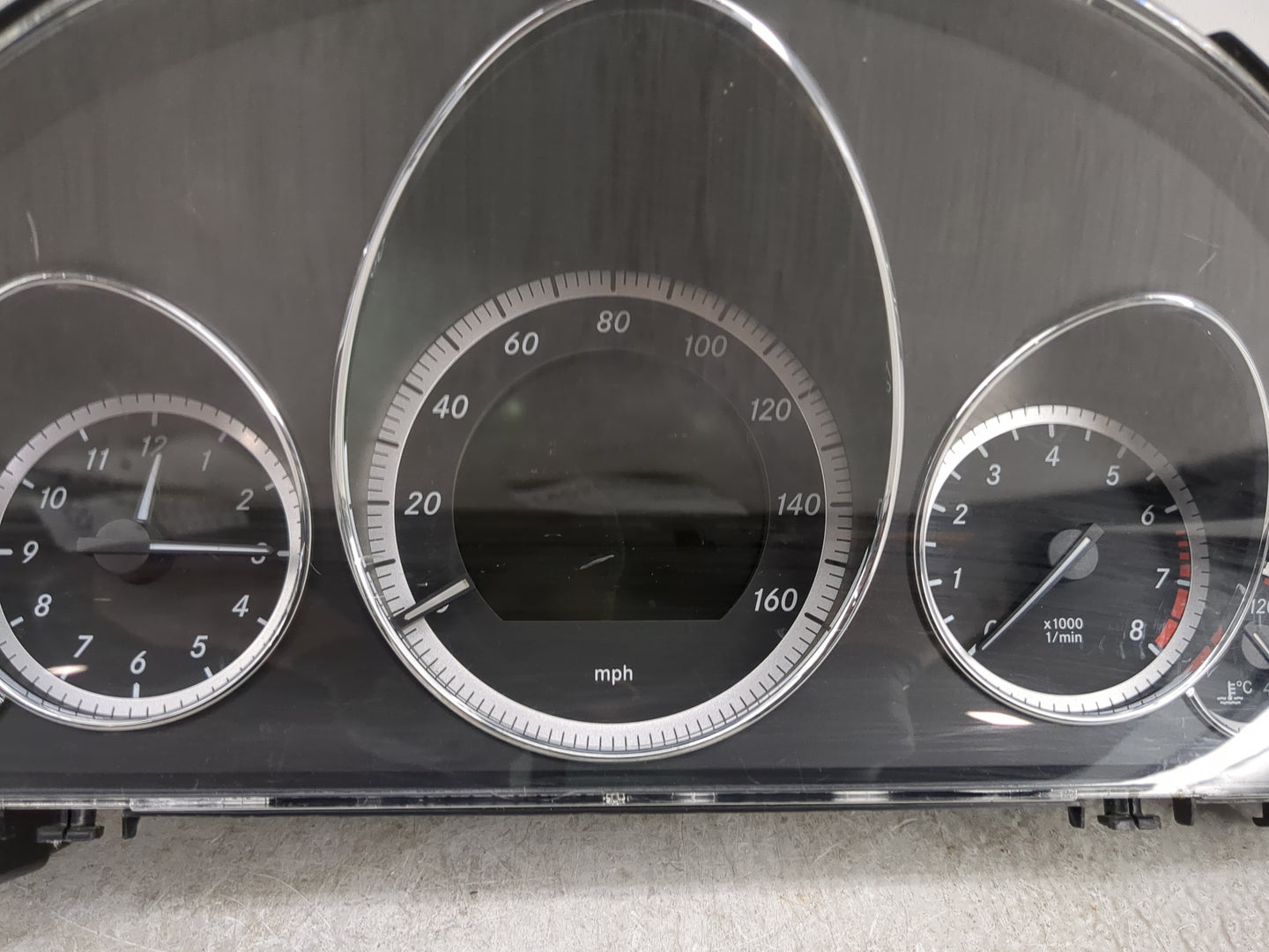 2010 Mercedes-Benz E550 Instrument Cluster Speedometer Gauges P/N:A212 900 46 04 Miles: Fits OEM Used Auto Parts - Oemusedau