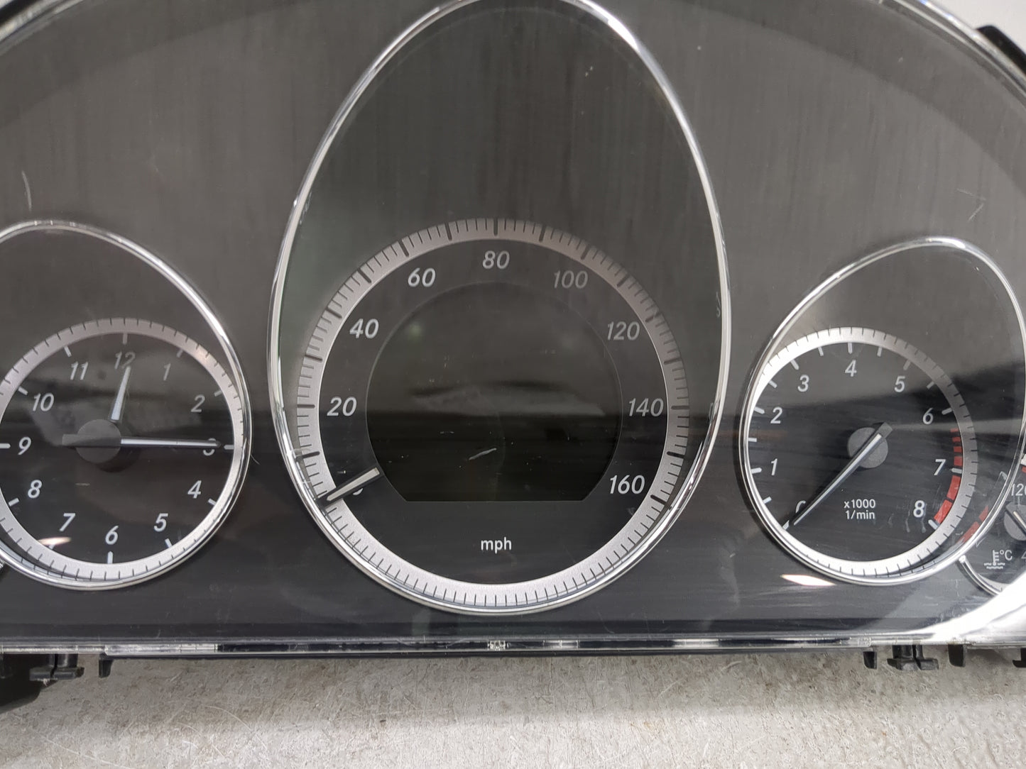 2010 Mercedes-Benz E550 Instrument Cluster Speedometer Gauges P/N:A212 900 46 04 Miles: Fits OEM Used Auto Parts - Oemusedau
