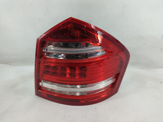 2010-2012 Mercedes-Benz Gl350 Tail Light Assembly Passenger Right OEM P/N:A 164 820 36 64 Fits Fits 2010 2011 2012 OEM Used 