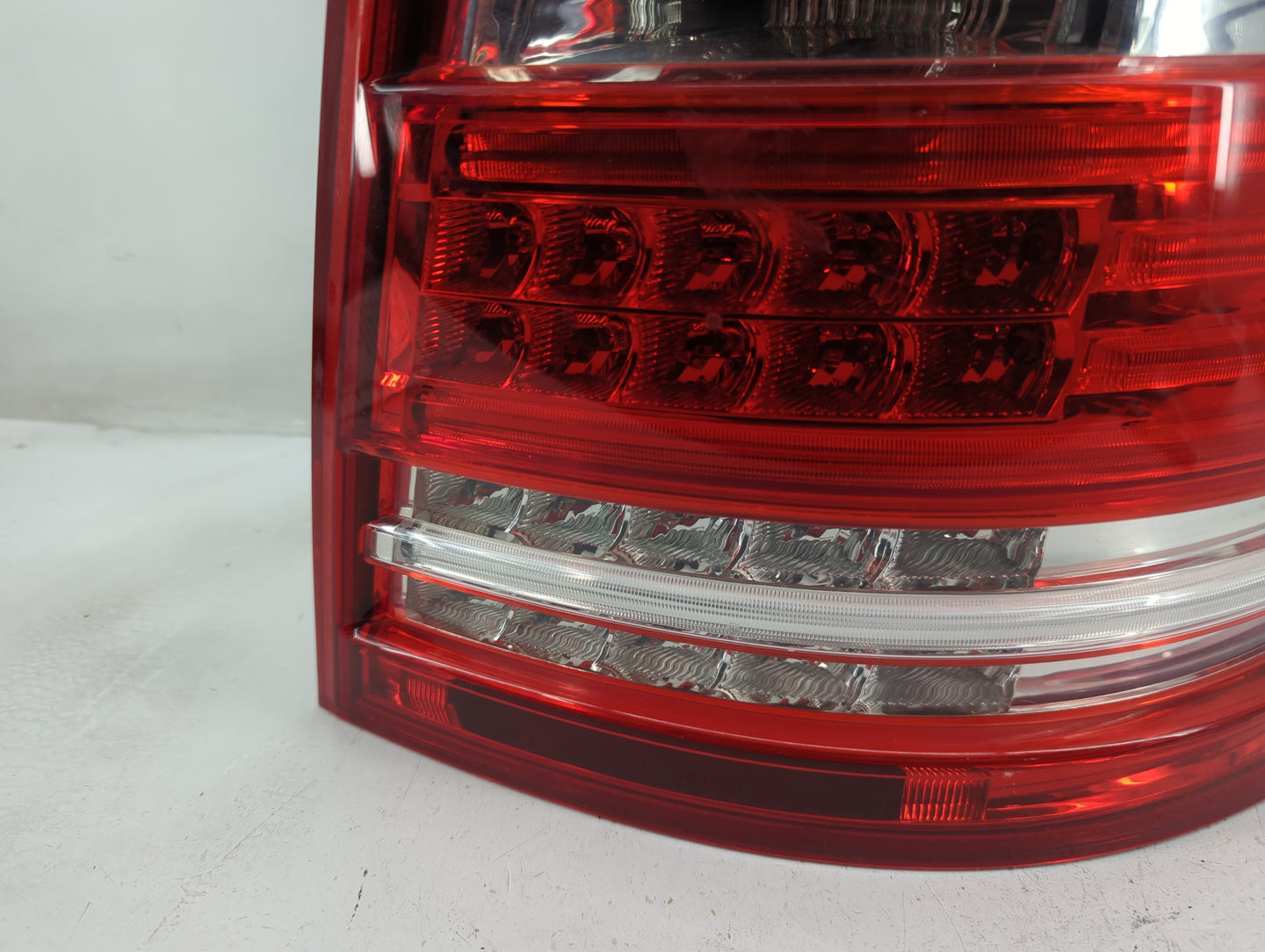 2010-2012 Mercedes-Benz Gl350 Tail Light Assembly Passenger Right OEM P/N:A 164 820 36 64 Fits Fits 2010 2011 2012 OEM Used 