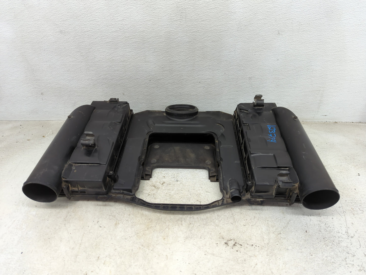 2010 Mercedes-benz Gl450 Air Cleaner Intake-duct Hose Tube - Oemusedautoparts1.com