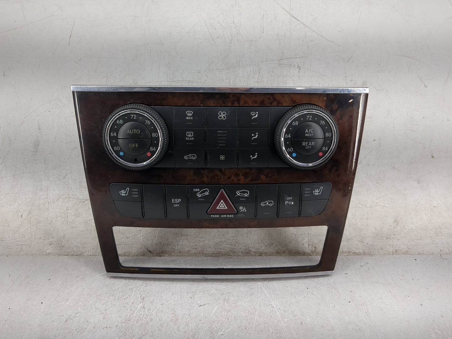 2010-2011 Mercedes-Benz Gl450 Climate Control Module Temperature AC/Heater Replacement P/N:A2519063800 A2518206389 Fits OEM 