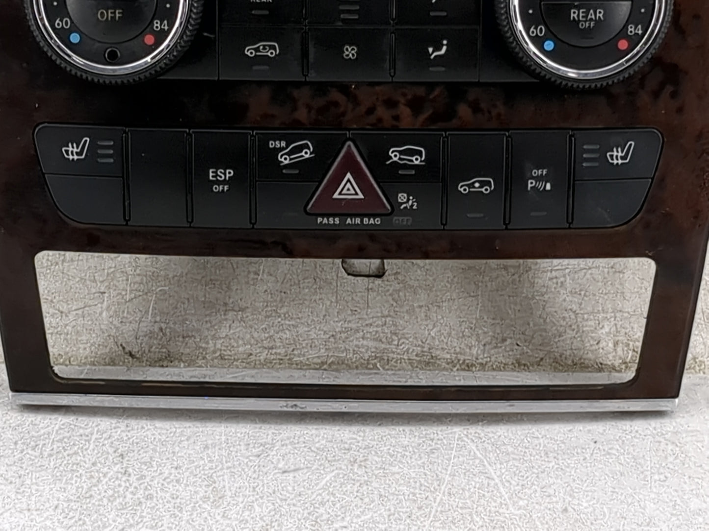 2010-2011 Mercedes-Benz Gl450 Climate Control Module Temperature AC/Heater Replacement P/N:A2519063800 A2518206389 Fits OEM 