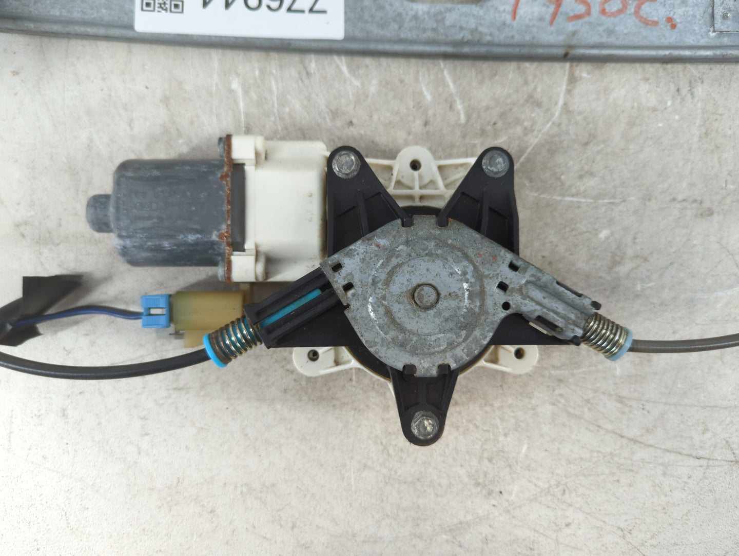 2010 Mercedes-benz Gl450 Driver Rear Door Window Oem - Oemusedautoparts1.com