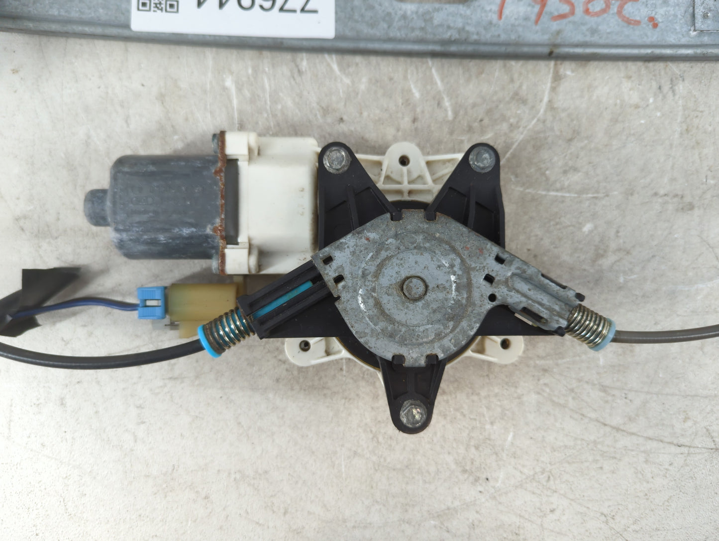 2010 Mercedes-benz Gl450 Driver Rear Door Window Oem - Oemusedautoparts1.com