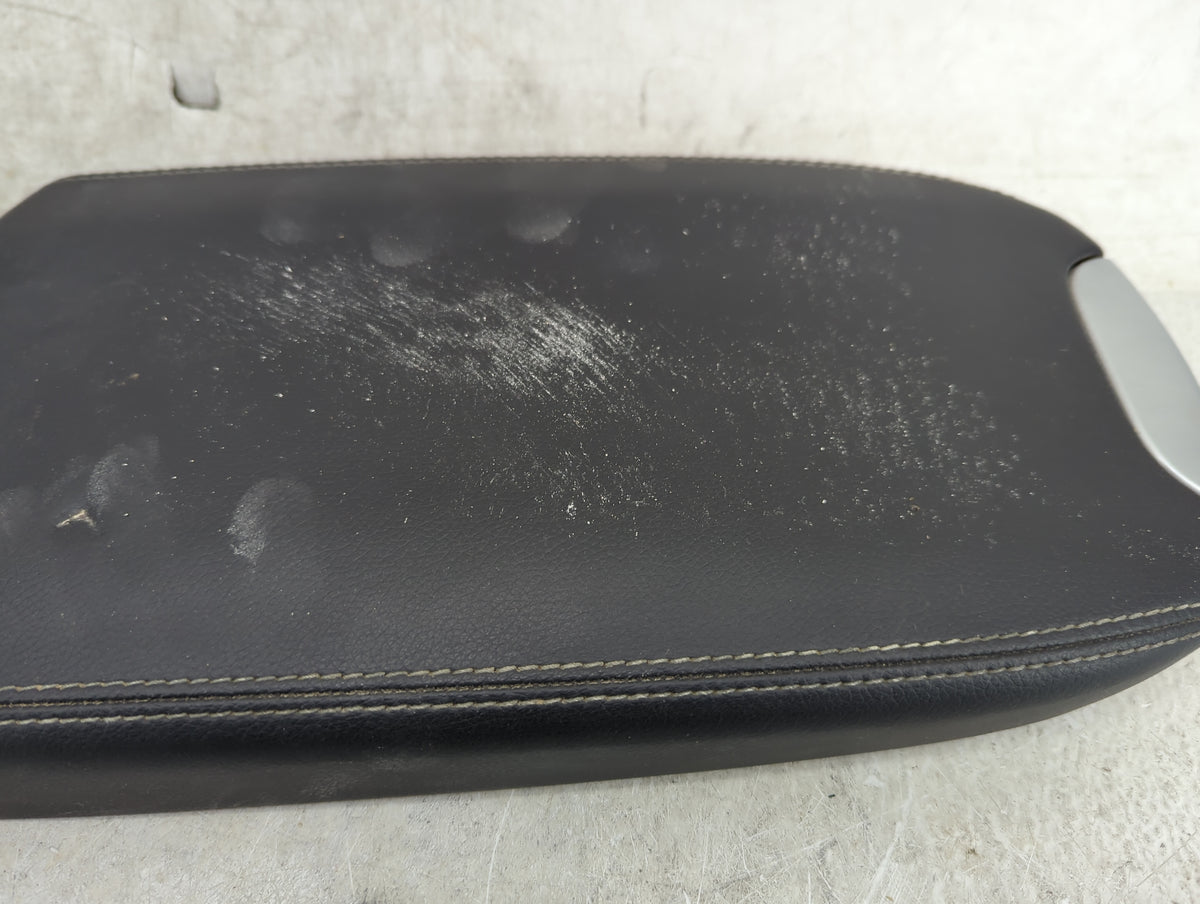 2008-2012 Mercedes-Benz Gl550 Center Console Armrest Cover Lid Fits Fits 2006 2007 2008 2009 2010 2011 2012 OEM Used Auto Pa