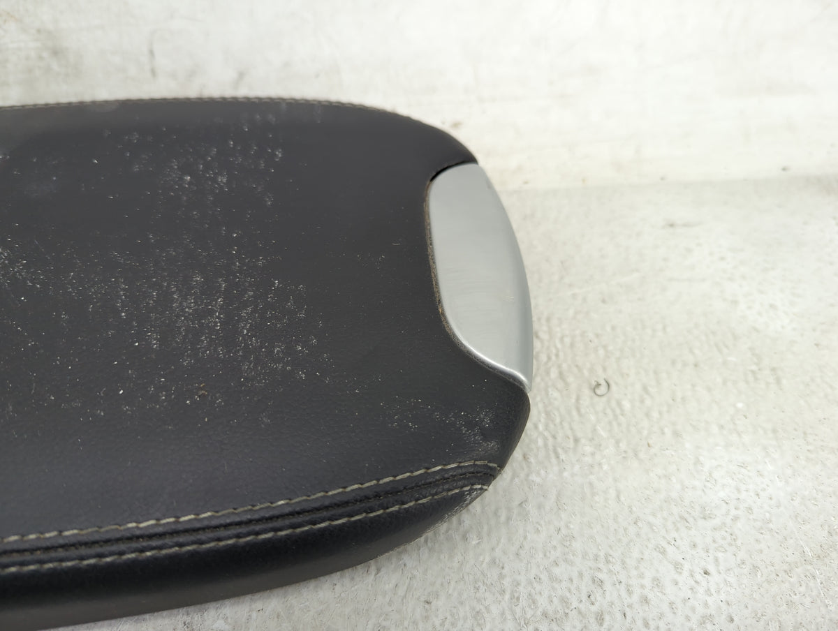 2008-2012 Mercedes-Benz Gl550 Center Console Armrest Cover Lid Fits Fits 2006 2007 2008 2009 2010 2011 2012 OEM Used Auto Pa