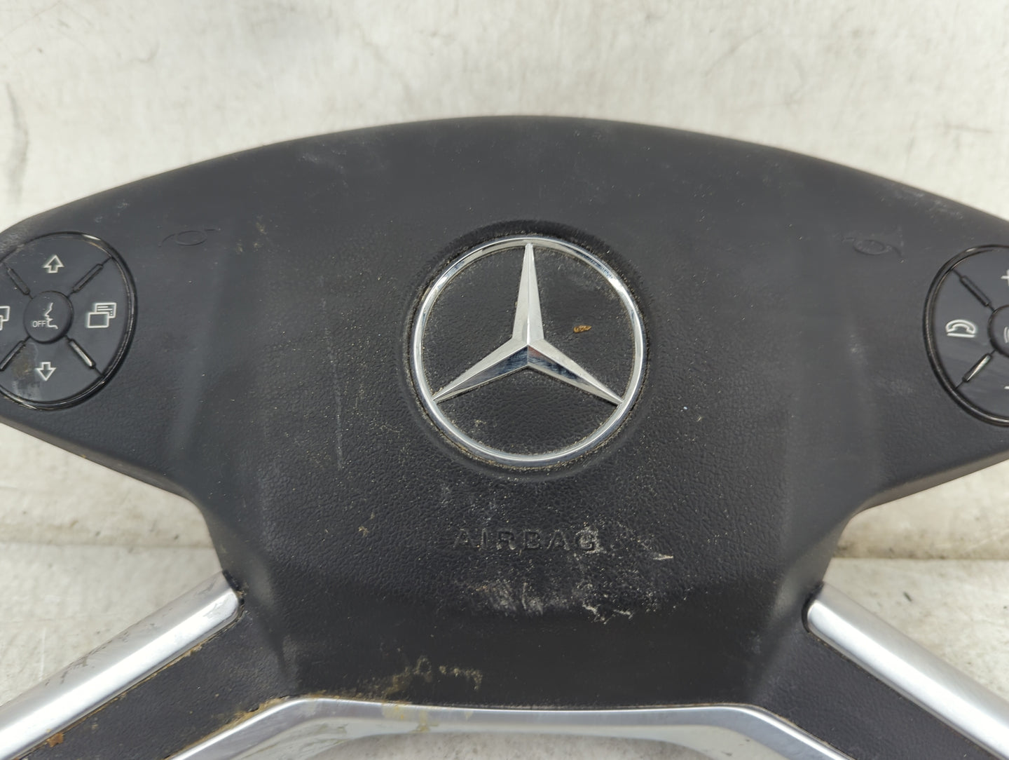 2010 Mercedes-benz Gl550 Air Bag Driver Left Steering Wheel Mounted - Oemusedautoparts1.com