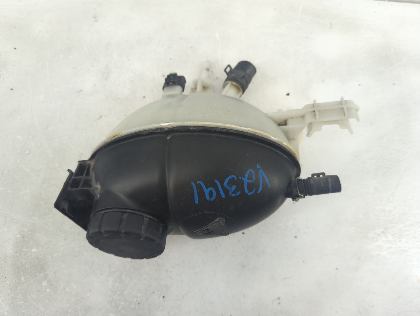 2010 Glk350 Radiator Coolant Overflow Expansion Tank Bottle - Oemusedautoparts1.com