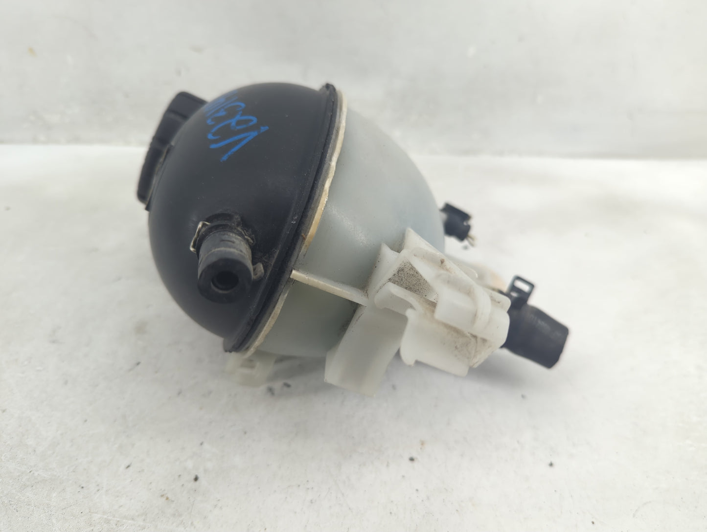 2010 Glk350 Radiator Coolant Overflow Expansion Tank Bottle - Oemusedautoparts1.com