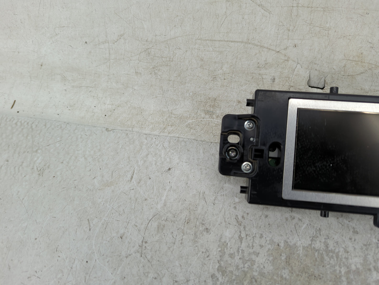 2010-2012 Mercedes-benz Glk350 Information Display Screen - Oemusedautoparts1.com