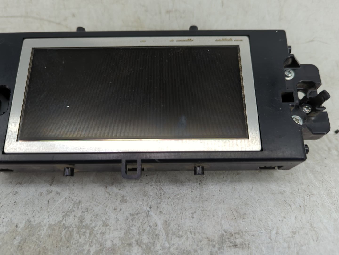 2010-2012 Mercedes-benz Glk350 Information Display Screen - Oemusedautoparts1.com