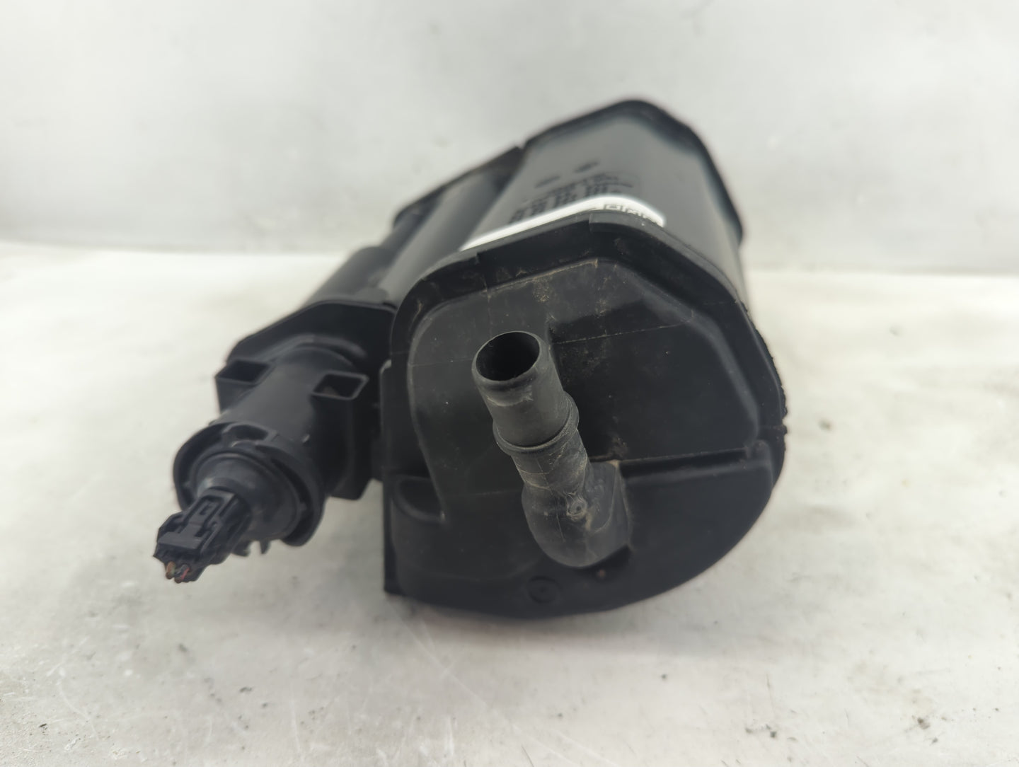 2010 Mercedes-benz Glk350 Fuel Vapor Charcoal Canister - Oemusedautoparts1.com