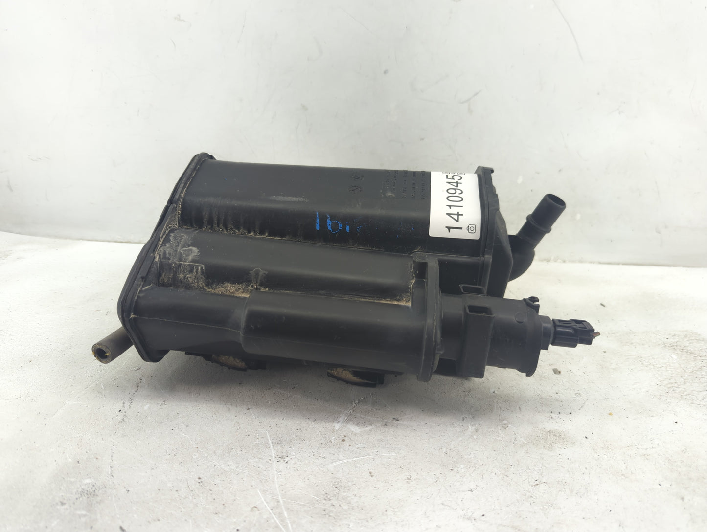 2010 Mercedes-benz Glk350 Fuel Vapor Charcoal Canister - Oemusedautoparts1.com