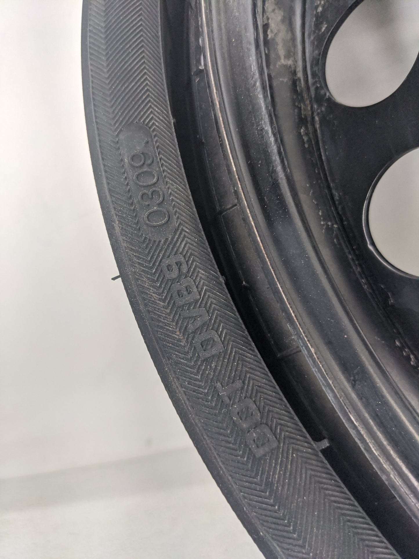2010-2015 Mercedes-benz Glk350 Spare Donut Tire Wheel Rim Oem - Oemusedautoparts1.com