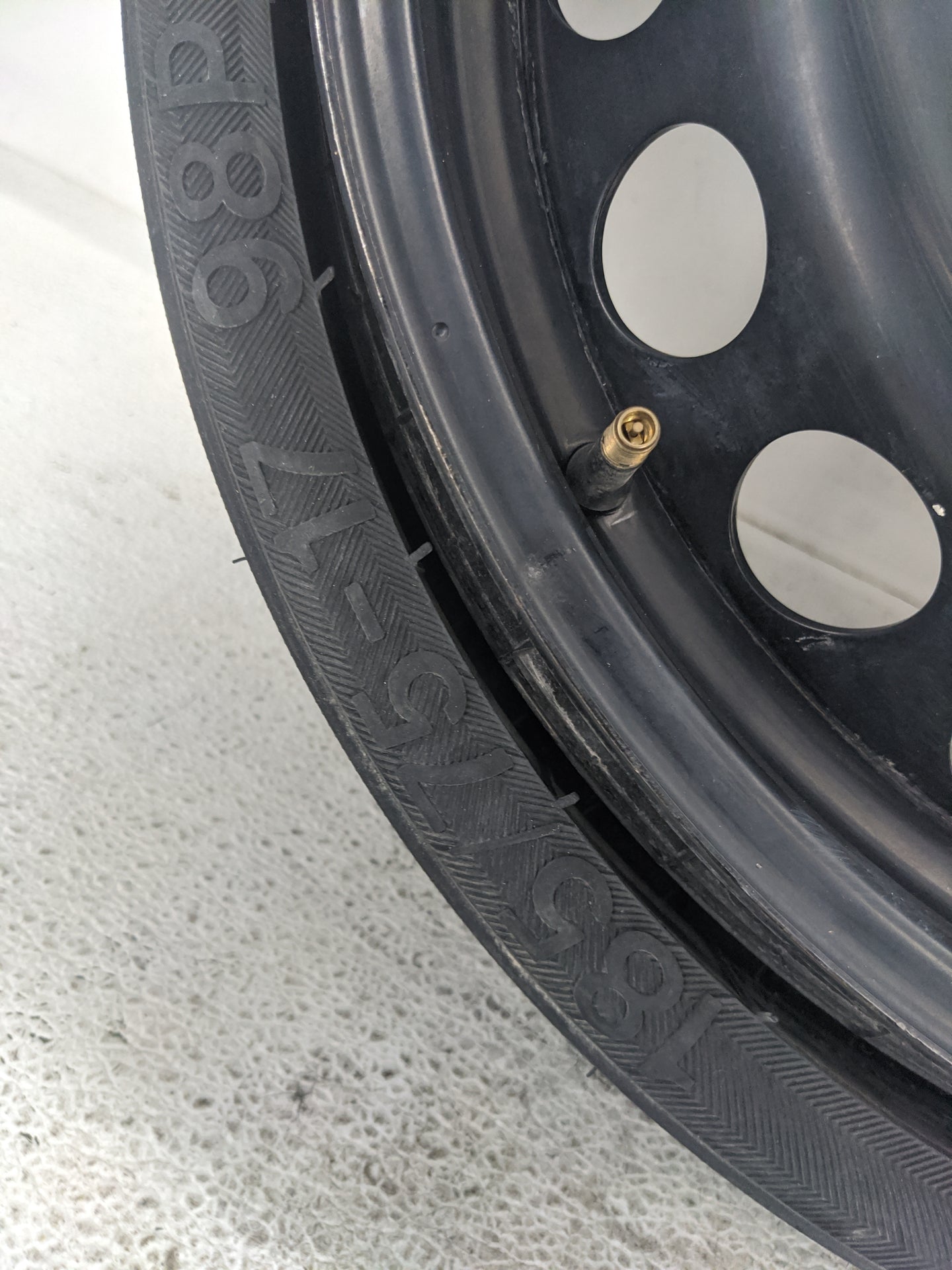 2010-2015 Mercedes-benz Glk350 Spare Donut Tire Wheel Rim Oem - Oemusedautoparts1.com