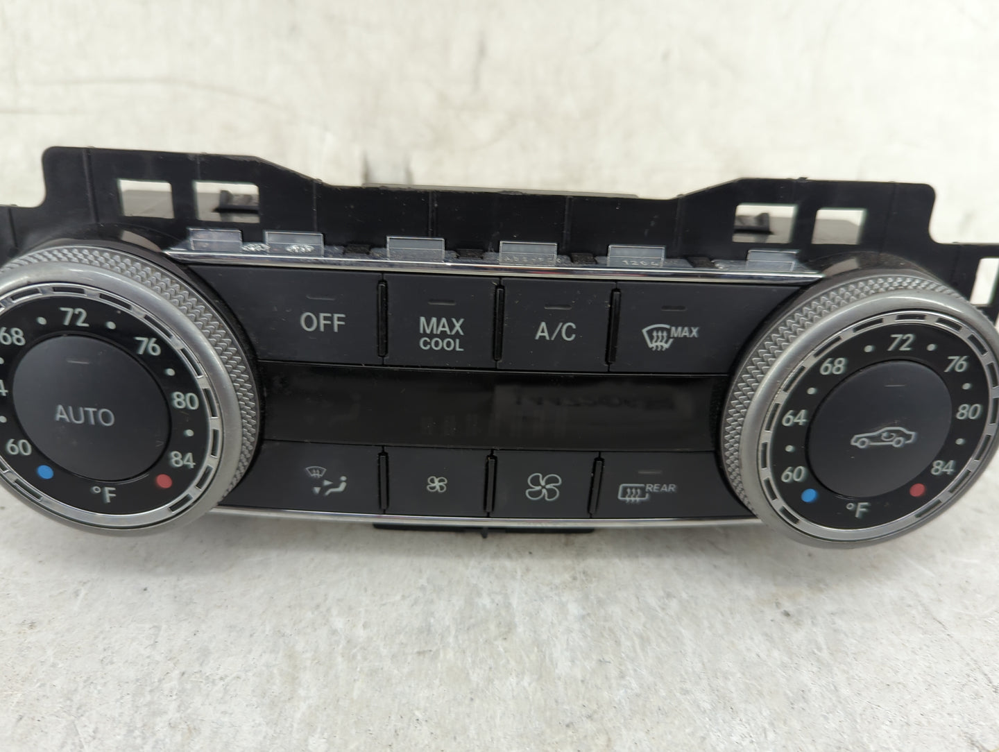 2010 Mercedes-Benz Glk350 Climate Control Module Temperature AC/Heater Replacement P/N:2049002303 Fits OEM Used Auto Parts -